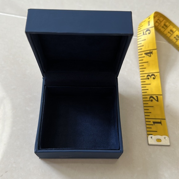 Blue gift box - Picture 3 of 3